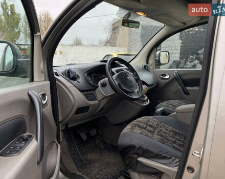 Серый Рено Кенгу, объемом двигателя 1.46 л и пробегом 190 тыс. км за 8200 $, фото 8 на Automoto.ua