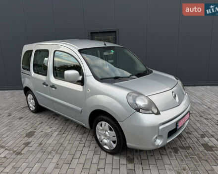 Рено Кенгу 2010 в Ровно на Automoto.ua Серый Рено Кенгу, объемом двигателя 1.5 л и пробегом 220 тыс. км за 8499 $, фото 7 на Automoto.ua