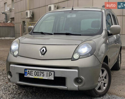 Серый Рено Кенгу, объемом двигателя 1.46 л и пробегом 190 тыс. км за 8200 $, фото 2 на Automoto.ua