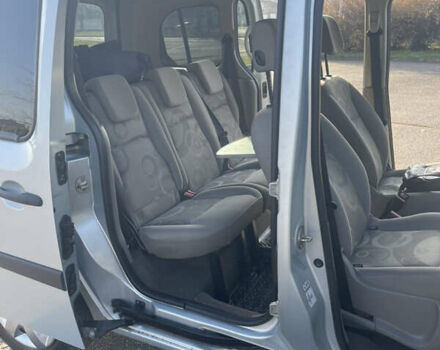 Серый Рено Кенгу, объемом двигателя 1.5 л и пробегом 239 тыс. км за 8000 $, фото 7 на Automoto.ua