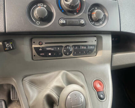 Серый Рено Кенгу, объемом двигателя 1.6 л и пробегом 230 тыс. км за 7450 $, фото 9 на Automoto.ua