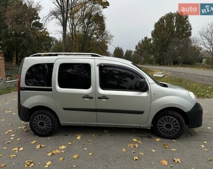 Рено Кенгу 2010 в Красноград на Automoto.ua Серый Рено Кенгу, объемом двигателя 1.5 л и пробегом 217 тыс. км за 6400 $, фото 4 на Automoto.ua