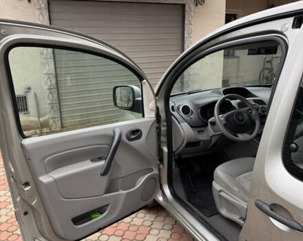 Серый Рено Кенгу, объемом двигателя 1.46 л и пробегом 137 тыс. км за 7500 $, фото 12 на Automoto.ua