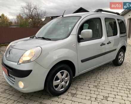 Рено Кєнгу 2010 у Івано-Франківську на Automoto.ua Сірий Рено Кєнгу, об'ємом двигуна 1.6 л та пробігом 220 тис. км за 7700 $, фото 1 на Automoto.ua