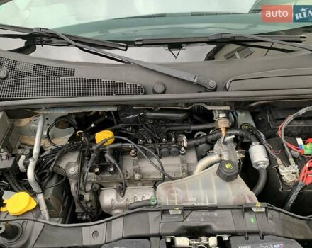 Рено Кєнгу 2010 у Івано-Франківську на Automoto.ua Сірий Рено Кєнгу, об'ємом двигуна 1.6 л та пробігом 220 тис. км за 7700 $, фото 74 на Automoto.ua