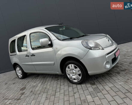 Рено Кенгу 2010 в Ровно на Automoto.ua Серый Рено Кенгу, объемом двигателя 1.5 л и пробегом 220 тыс. км за 8499 $, фото 6 на Automoto.ua