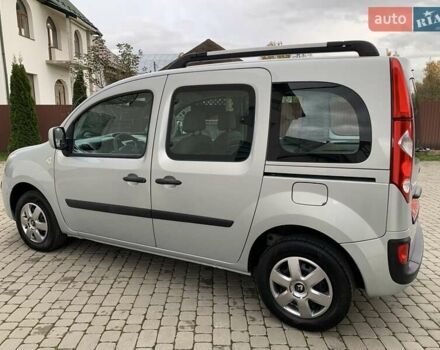 Рено Кєнгу 2010 у Івано-Франківську на Automoto.ua Сірий Рено Кєнгу, об'ємом двигуна 1.6 л та пробігом 220 тис. км за 7700 $, фото 3 на Automoto.ua