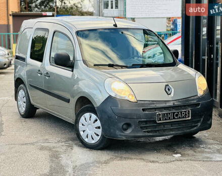 Сірий Рено Кєнгу, об'ємом двигуна 1.5 л та пробігом 302 тис. км за 5800 $, фото 6 на Automoto.ua
