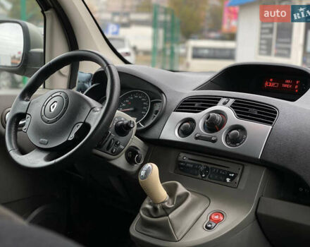 Серый Рено Кенгу, объемом двигателя 1.46 л и пробегом 190 тыс. км за 8200 $, фото 12 на Automoto.ua