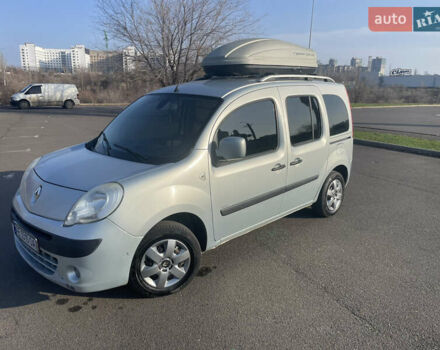 Серый Рено Кенгу, объемом двигателя 1.5 л и пробегом 239 тыс. км за 8000 $, фото 3 на Automoto.ua