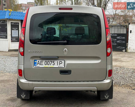 Серый Рено Кенгу, объемом двигателя 1.46 л и пробегом 190 тыс. км за 8200 $, фото 6 на Automoto.ua