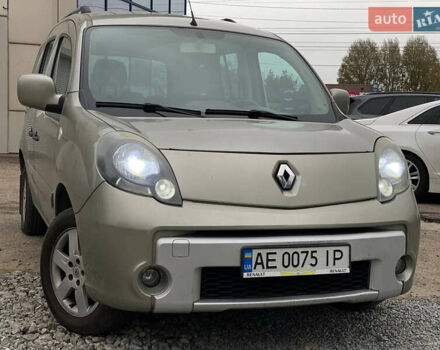 Серый Рено Кенгу, объемом двигателя 1.46 л и пробегом 190 тыс. км за 8200 $, фото 1 на Automoto.ua