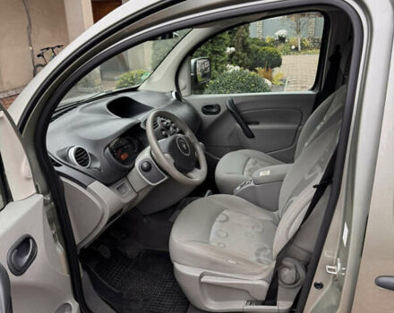 Серый Рено Кенгу, объемом двигателя 1.46 л и пробегом 137 тыс. км за 7500 $, фото 11 на Automoto.ua