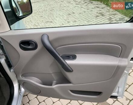 Рено Кєнгу 2010 у Івано-Франківську на Automoto.ua Сірий Рено Кєнгу, об'ємом двигуна 1.6 л та пробігом 220 тис. км за 7700 $, фото 55 на Automoto.ua