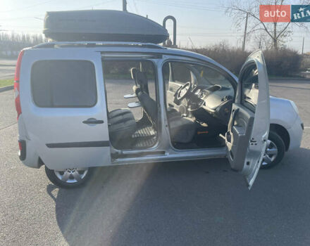 Серый Рено Кенгу, объемом двигателя 1.5 л и пробегом 239 тыс. км за 8000 $, фото 6 на Automoto.ua