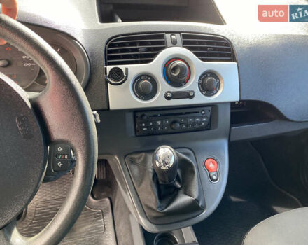 Рено Кєнгу 2011 у Івано-Франківську на Automoto.ua Сірий Рено Кєнгу, об'ємом двигуна 1.46 л та пробігом 250 тис. км за 7999 $, фото 41 на Automoto.ua