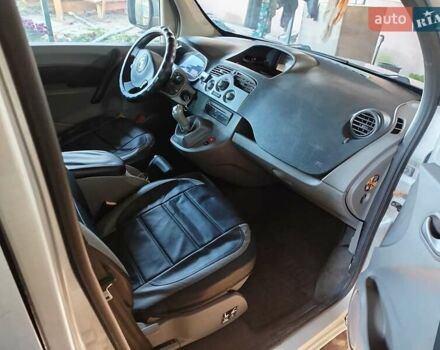 Рено Кєнгу 2011 у Краматорске на Automoto.ua Сірий Рено Кєнгу, об'ємом двигуна 1.5 л та пробігом 270 тис. км за 8900 $, фото 9 на Automoto.ua