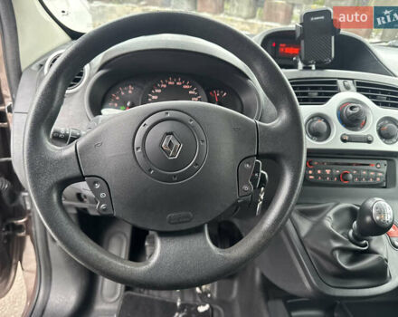 Сірий Рено Кєнгу, об'ємом двигуна 1.5 л та пробігом 220 тис. км за 9600 $, фото 43 на Automoto.ua
