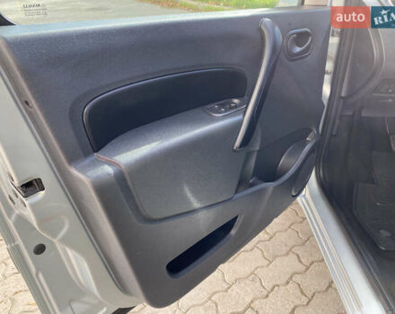 Рено Кєнгу 2011 у Івано-Франківську на Automoto.ua Сірий Рено Кєнгу, об'ємом двигуна 1.46 л та пробігом 250 тис. км за 7999 $, фото 36 на Automoto.ua