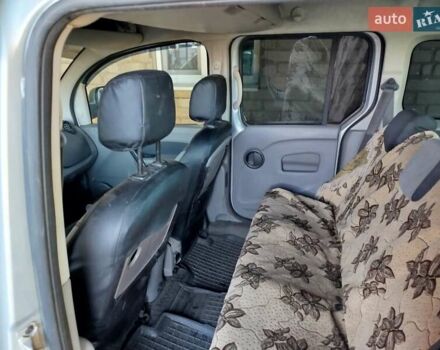 Рено Кєнгу 2011 у Краматорске на Automoto.ua Сірий Рено Кєнгу, об'ємом двигуна 1.5 л та пробігом 270 тис. км за 8900 $, фото 4 на Automoto.ua