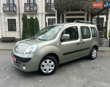 Серый Рено Кенгу, объемом двигателя 1.6 л и пробегом 226 тыс. км за 8099 $, фото 2 на Automoto.ua