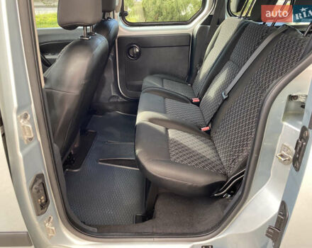 Рено Кєнгу 2011 у Івано-Франківську на Automoto.ua Сірий Рено Кєнгу, об'ємом двигуна 1.46 л та пробігом 250 тис. км за 7999 $, фото 43 на Automoto.ua