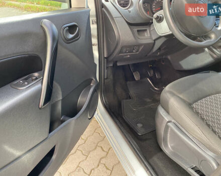 Рено Кєнгу 2011 у Івано-Франківську на Automoto.ua Сірий Рено Кєнгу, об'ємом двигуна 1.46 л та пробігом 250 тис. км за 7999 $, фото 35 на Automoto.ua