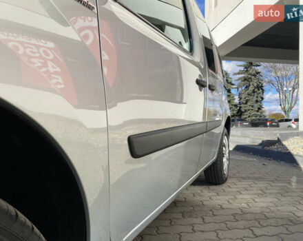 Рено Кєнгу 2011 у Івано-Франківську на Automoto.ua Сірий Рено Кєнгу, об'ємом двигуна 1.46 л та пробігом 250 тис. км за 7999 $, фото 7 на Automoto.ua