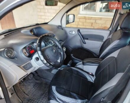 Рено Кєнгу 2011 у Краматорске на Automoto.ua Сірий Рено Кєнгу, об'ємом двигуна 1.5 л та пробігом 270 тис. км за 8900 $, фото 3 на Automoto.ua