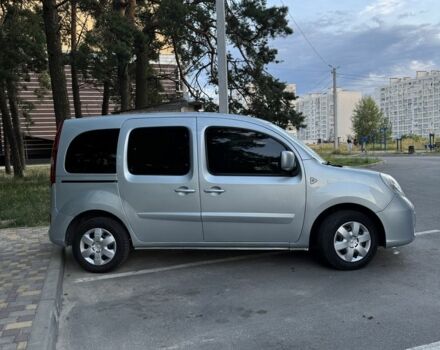 Серый Рено Кенгу, объемом двигателя 1.6 л и пробегом 209 тыс. км за 8100 $, фото 1 на Automoto.ua