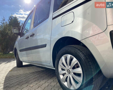 Рено Кєнгу 2011 у Івано-Франківську на Automoto.ua Сірий Рено Кєнгу, об'ємом двигуна 1.46 л та пробігом 250 тис. км за 7999 $, фото 6 на Automoto.ua