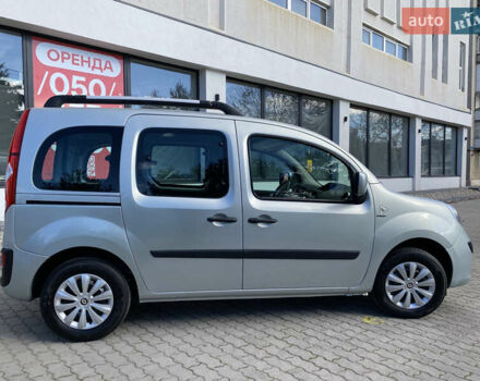 Рено Кєнгу 2011 у Івано-Франківську на Automoto.ua Сірий Рено Кєнгу, об'ємом двигуна 1.46 л та пробігом 250 тис. км за 7999 $, фото 18 на Automoto.ua