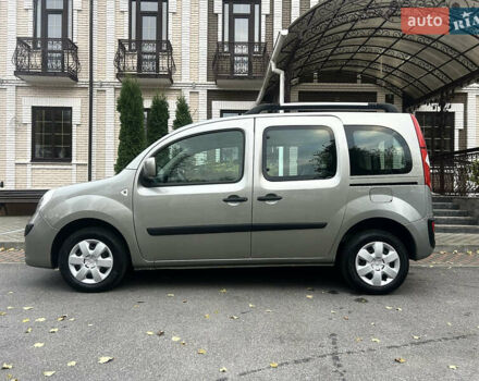 Серый Рено Кенгу, объемом двигателя 1.6 л и пробегом 226 тыс. км за 8099 $, фото 42 на Automoto.ua