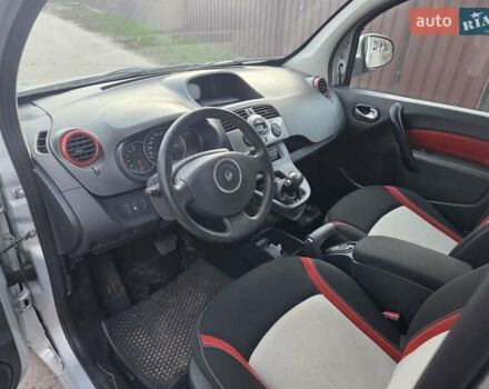 Серый Рено Кенгу, объемом двигателя 1.6 л и пробегом 120 тыс. км за 3900 $, фото 11 на Automoto.ua