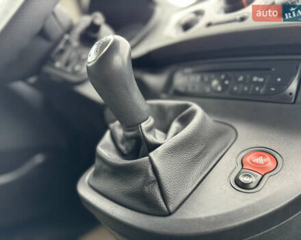 Сірий Рено Кєнгу, об'ємом двигуна 1.5 л та пробігом 227 тис. км за 9500 $, фото 42 на Automoto.ua