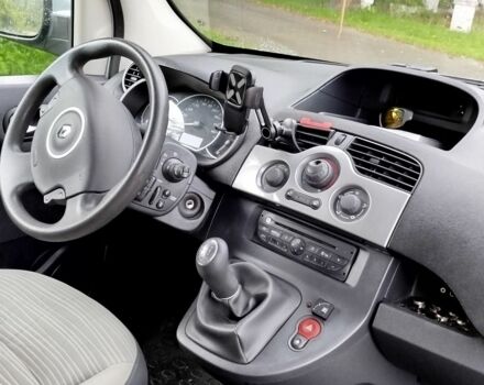 Рено Кенгу 2012 в Броварах на Automoto.ua Серый Рено Кенгу, объемом двигателя 1.6 л и пробегом 230 тыс. км за 9500 $, фото 3 на Automoto.ua