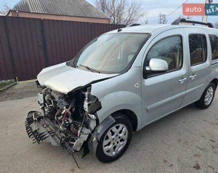 Серый Рено Кенгу, объемом двигателя 1.6 л и пробегом 120 тыс. км за 3900 $, фото 4 на Automoto.ua