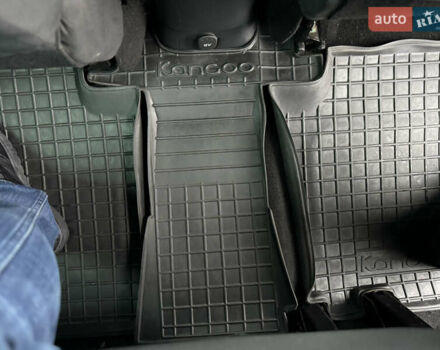 Сірий Рено Кєнгу, об'ємом двигуна 1.5 л та пробігом 227 тис. км за 9500 $, фото 50 на Automoto.ua