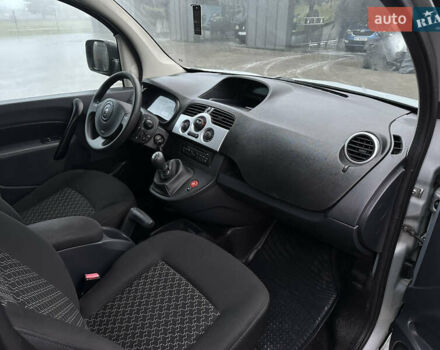 Серый Рено Кенгу, объемом двигателя 0 л и пробегом 280 тыс. км за 7600 $, фото 5 на Automoto.ua