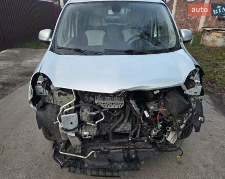 Серый Рено Кенгу, объемом двигателя 1.6 л и пробегом 120 тыс. км за 3900 $, фото 3 на Automoto.ua