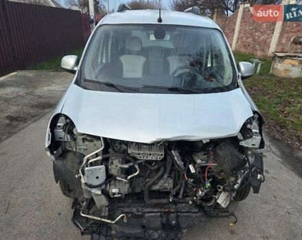 Серый Рено Кенгу, объемом двигателя 1.6 л и пробегом 120 тыс. км за 3900 $, фото 2 на Automoto.ua