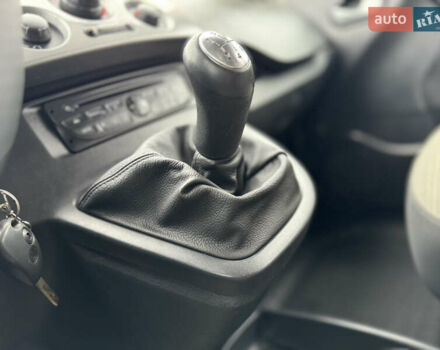 Сірий Рено Кєнгу, об'ємом двигуна 1.5 л та пробігом 227 тис. км за 9500 $, фото 43 на Automoto.ua