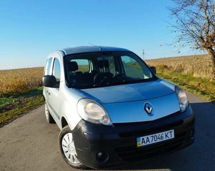 Серый Рено Кенгу, объемом двигателя 1.46 л и пробегом 206 тыс. км за 7799 $, фото 2 на Automoto.ua