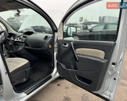 Сірий Рено Кєнгу, об'ємом двигуна 1.5 л та пробігом 227 тис. км за 9500 $, фото 77 на Automoto.ua
