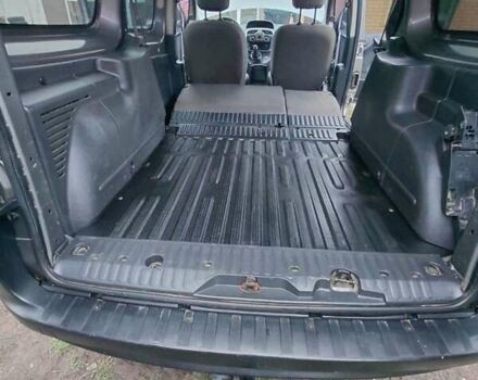 Серый Рено Кенгу, объемом двигателя 1.5 л и пробегом 240 тыс. км за 10300 $, фото 9 на Automoto.ua