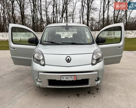 Серый Рено Кенгу, объемом двигателя 1.6 л и пробегом 245 тыс. км за 8200 $, фото 5 на Automoto.ua