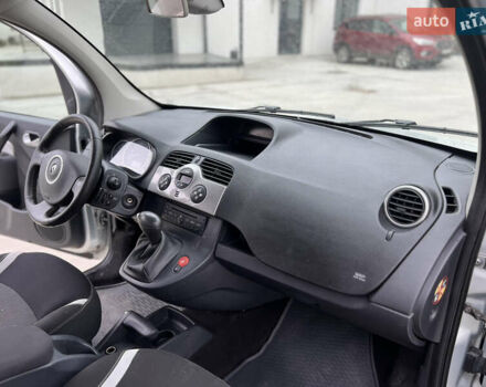 Серый Рено Кенгу, объемом двигателя 1.6 л и пробегом 245 тыс. км за 8200 $, фото 14 на Automoto.ua