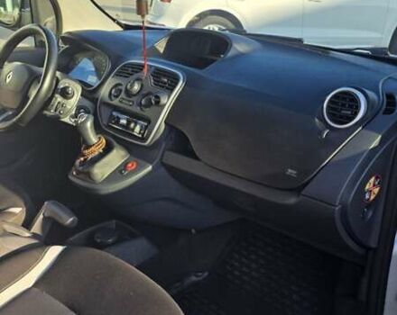 Серый Рено Кенгу, объемом двигателя 1.46 л и пробегом 180 тыс. км за 12500 $, фото 7 на Automoto.ua