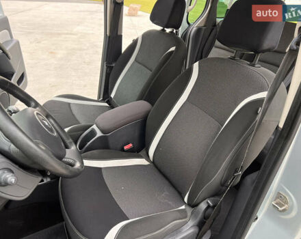 Серый Рено Кенгу, объемом двигателя 1.6 л и пробегом 245 тыс. км за 8200 $, фото 11 на Automoto.ua