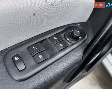 Рено Кенгу 2013 в Луцке на Automoto.ua Серый Рено Кенгу, объемом двигателя 1.6 л и пробегом 245 тыс. км за 8800 $, фото 12 на Automoto.ua